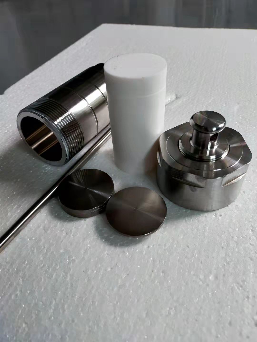 水熱合成反應(yīng)釜的填充度是什么？填充多少合適呢？