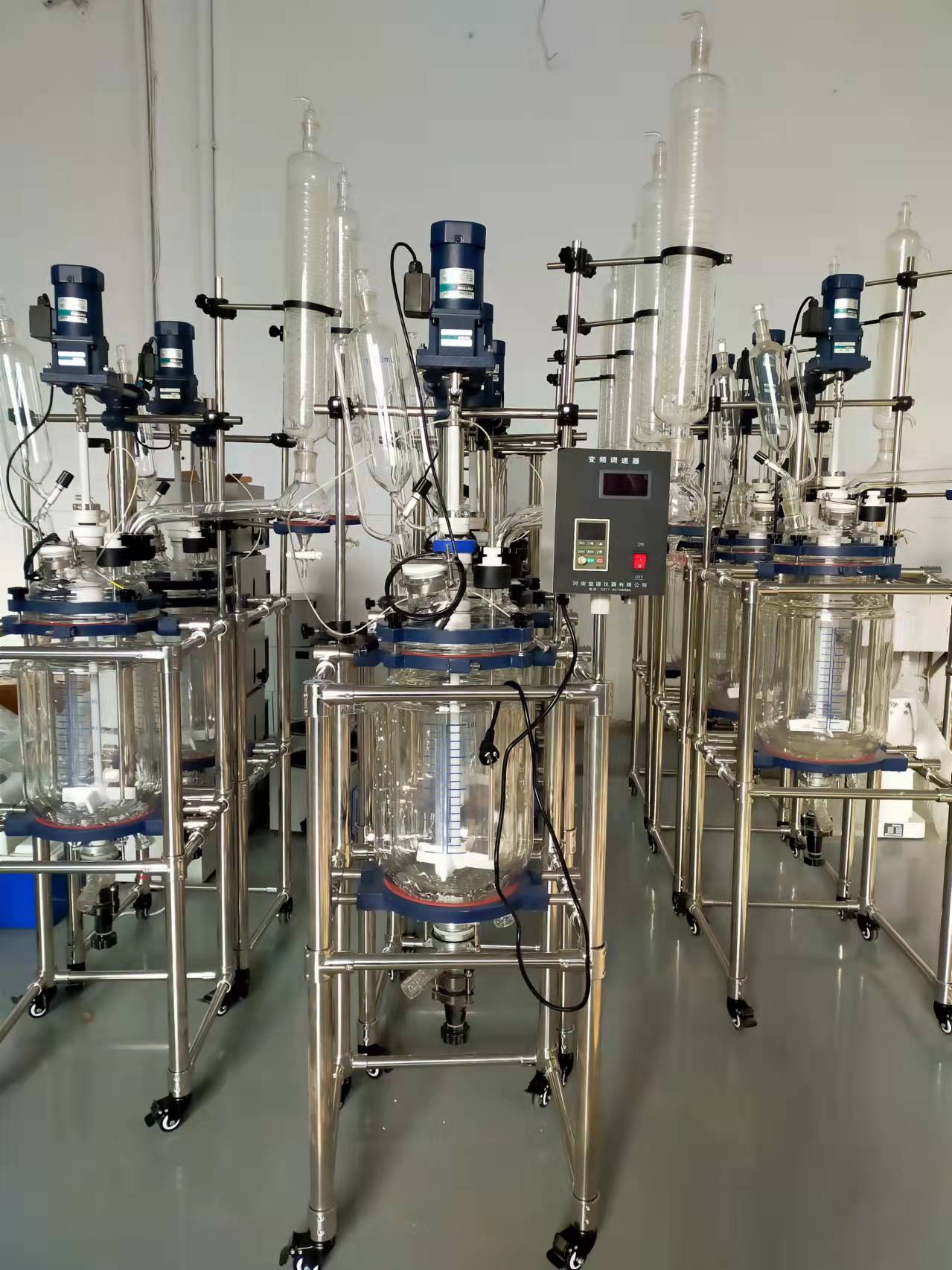 河南益源儀器雙層玻璃反應(yīng)釜的型號和報價，快來看看有沒